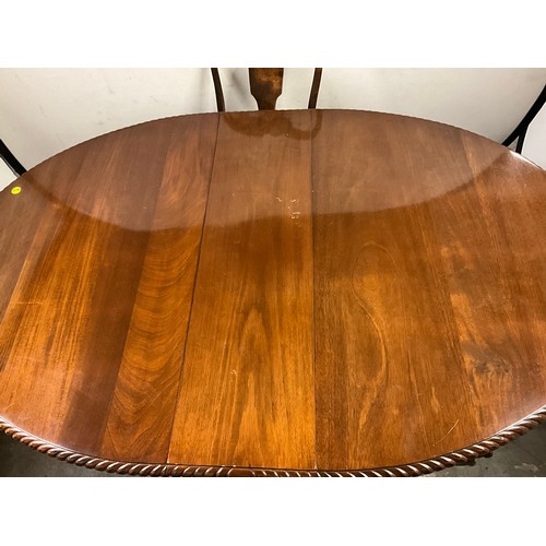 419 - MAHOGANY WINDOUT TABLE WITH 1 LEAF PIE CRUST EDGE CABRIOLE LEGS BALL AND CLAW FEET H29” W64” EXTENDE... 