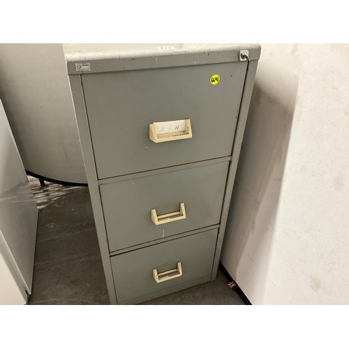 422 - VINTAGE METAL 3 DRAWER FILING CABINET C/W KEY