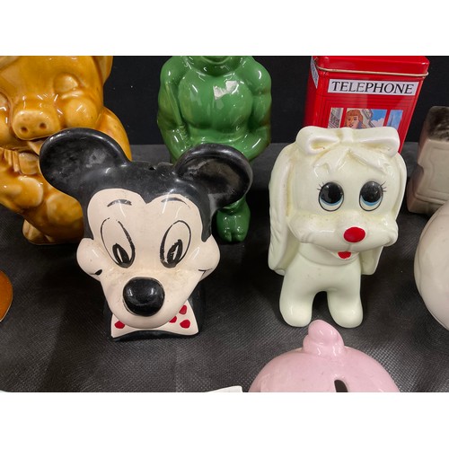 6 - COLLECTION OF CERAMIC AND OTHER NOVELTY MONEY BOXES