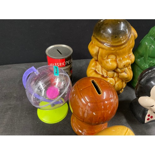 6 - COLLECTION OF CERAMIC AND OTHER NOVELTY MONEY BOXES