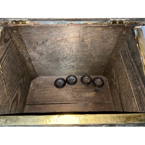 39 - BRASS LOG BOX H18