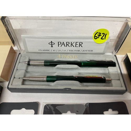 69 - COLLECTION OF MODERN PENS INCLUDING PARKER ETC