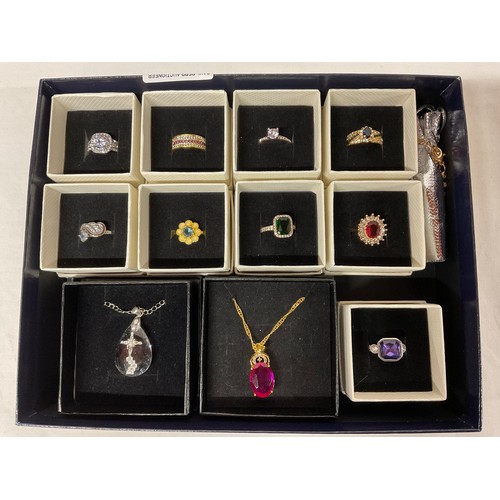 73 - COLLECTION OF COSTUME JEWELLERY TO INCLUDE RINGS AND PENDANTS