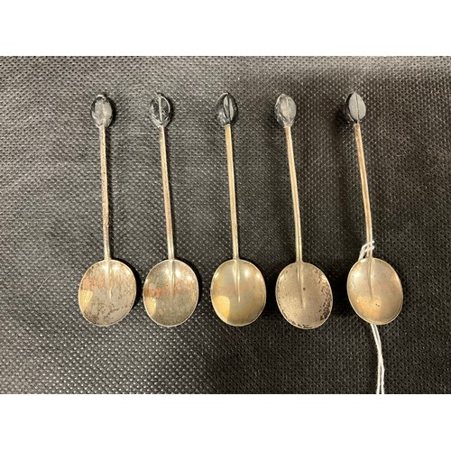 96 - 5 HALLMARKED SILVER BERRY SPOONS AND 3 HALLMARKED SILVER GOLF SPOONS