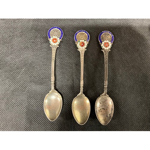 96 - 5 HALLMARKED SILVER BERRY SPOONS AND 3 HALLMARKED SILVER GOLF SPOONS