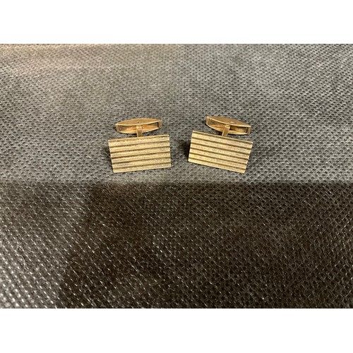 98 - PAIR OF HALLMARKED 9CT (375) GOLD CUFFLINKS W 7.4g