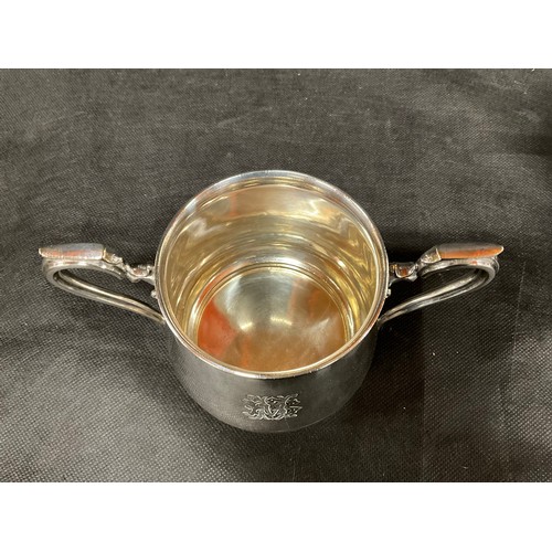 107 - QTY OF SILVER PLATED ITEMS TO INCLUDE ELKINGTON WARMER WALKER AND HALL TEAPOT ,TANKARD,PLATED CUTLER... 