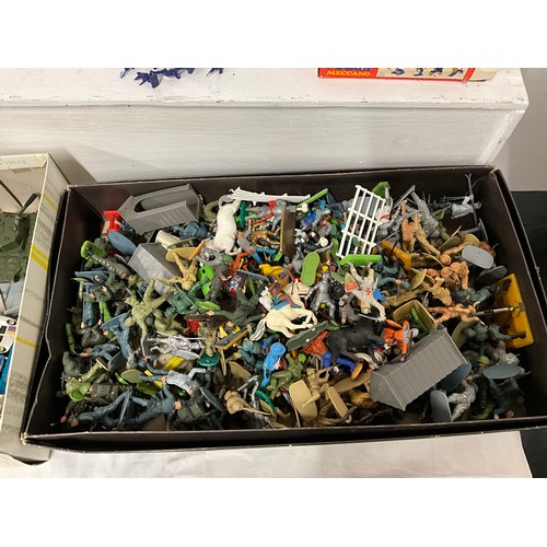 118 - 2 BOXES OF VINTAGE TOYS TO INCLUDE AIRFIX TOY SOLDIERS WITH BOXES ETC