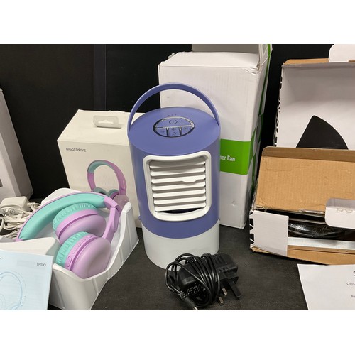 127 - BOX OF NEW ITEMS TO INCLUDE: TELEPHONES, OUT DOOR AERIAL, FAN, WIRELESS HEADPHONES ETC