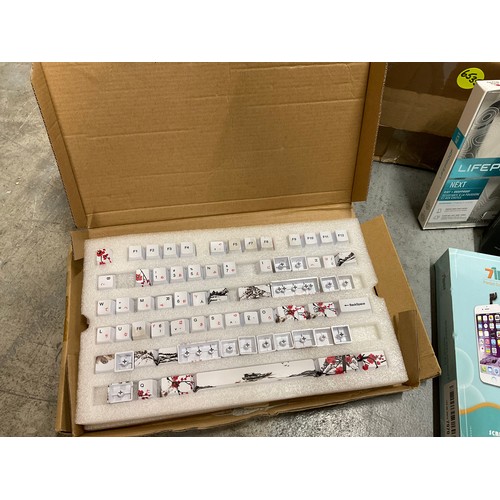 140 - BOX OF NEW ITEMS TO INCLUDE PHONE CASES COMPUTER ITEMS ETC