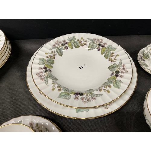 146 - ROYAL WORCESTER DINNER AND TEA SERVICE 51 PIECES