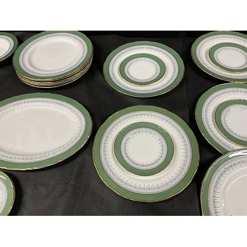 173 - ROYAL WORCHESTER DINNER SERVICE, REGENCY PATTERN  29 PIECES