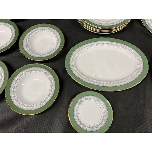 173 - ROYAL WORCHESTER DINNER SERVICE, REGENCY PATTERN  29 PIECES