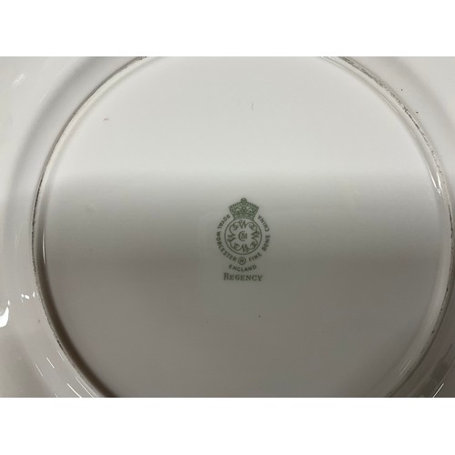 173 - ROYAL WORCHESTER DINNER SERVICE, REGENCY PATTERN  29 PIECES