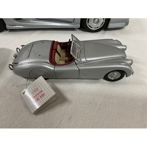 199 - BOX OF MODEL CARS TO INCLUDE JAGUARS, BENTLEY ETC