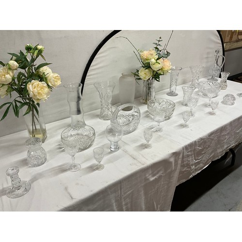 204 - TWO BOXES OF GLASSWARE TO INCLUDE CRYSTAL VASES ETC