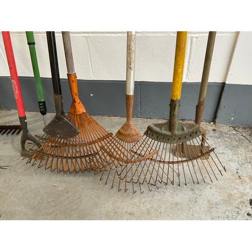 233 - LARGE QTY OF GARDEN RAKES