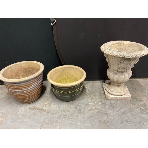 239 - CONCRETE GARDEN URN H20