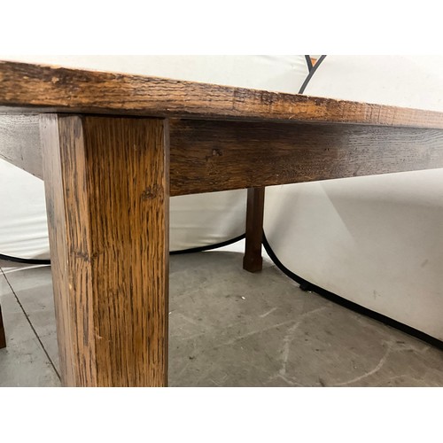 389 - VINTAGE OAK DINING TABLE H30