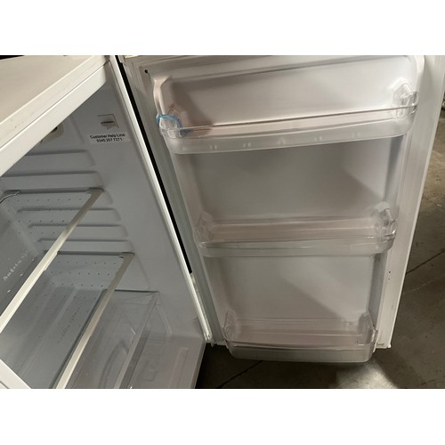 356 - UPRIGHT SLIMLINE FRIDGE
H33