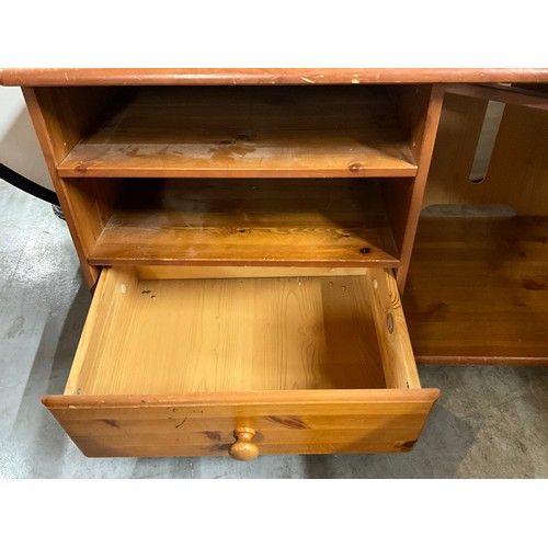 352 - MODERN PINE FLAT SCREEN TV STAND H21