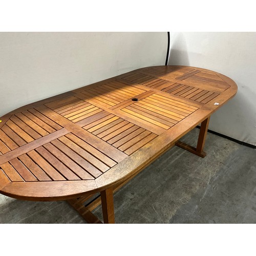 351 - EXTENDING TEAK GARDEN TABLE WITH LEAF BADGED MONTGOMERY H29