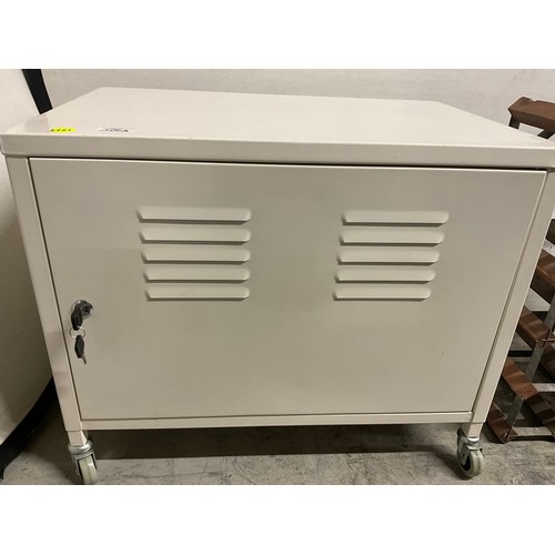 306A - SINGLE DOOR METAL CABINET WITH KEYS H19