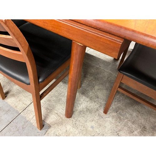 349 - MID CENTURY TEAK BADGED WHITE AND NEWTON LTD PORTSMOUTH EXTENDING DININGTABLE AND 6 MATCHING CHAIRS