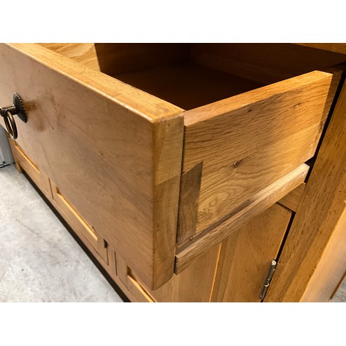 342 - SOLID GOLDEN OAK SIDEBOARD WITH 3 DRAWERS OVER 3 DOORS
H36