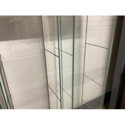 315 - 2 LOCKABLE GLASS DISPLAY CABINETS WITH KEYS 
H64