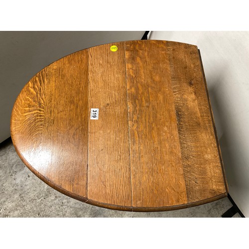 319 - VINTAGE OAK BARLEY TWIST  DROP LEAF GATELEG OVAL TABLE
H29