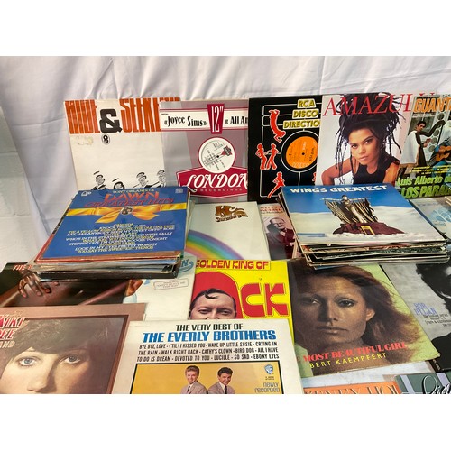 14 - LARGE COLLECTION OF VINTAGE LPS AND SINGLES TO INCLUDE BEATLES ETC