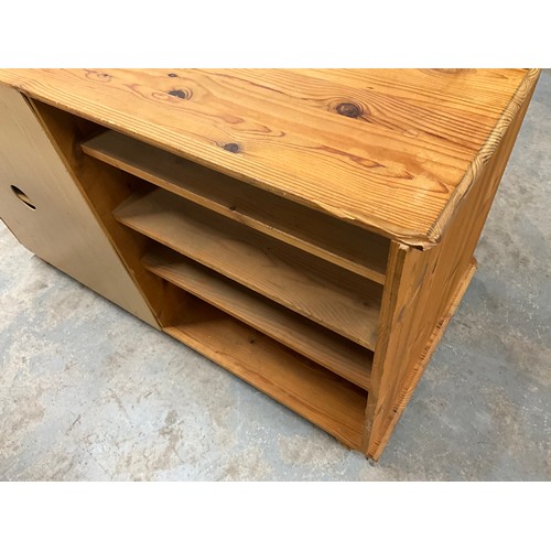 350 - MODERN PINE FLAT SCREEN TV STAND H25