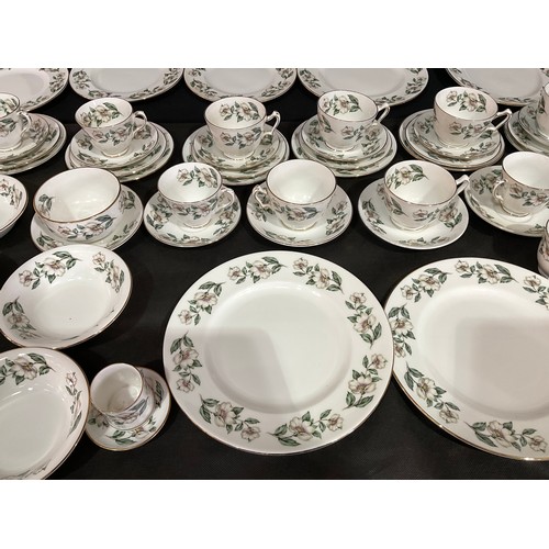 17 - VERY LARGE FINE BONE CHINA CROWN STAFFORDSHIRE DINNER AND TEA SERVICE 112 PIECES