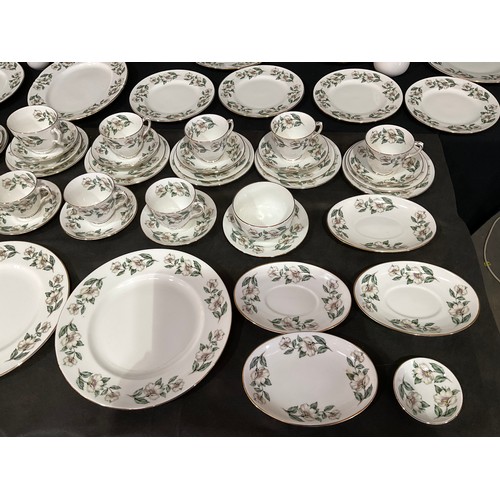 17 - VERY LARGE FINE BONE CHINA CROWN STAFFORDSHIRE DINNER AND TEA SERVICE 112 PIECES