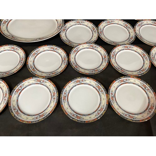 22 - VINTAGE WELDONWARE DINNER SERVICE 47 PIECES