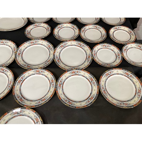 22 - VINTAGE WELDONWARE DINNER SERVICE 47 PIECES