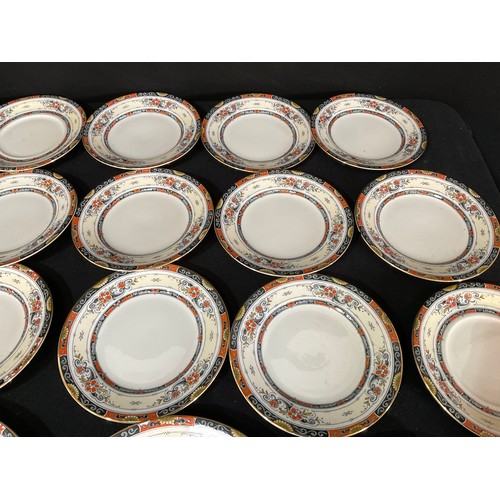 22 - VINTAGE WELDONWARE DINNER SERVICE 47 PIECES