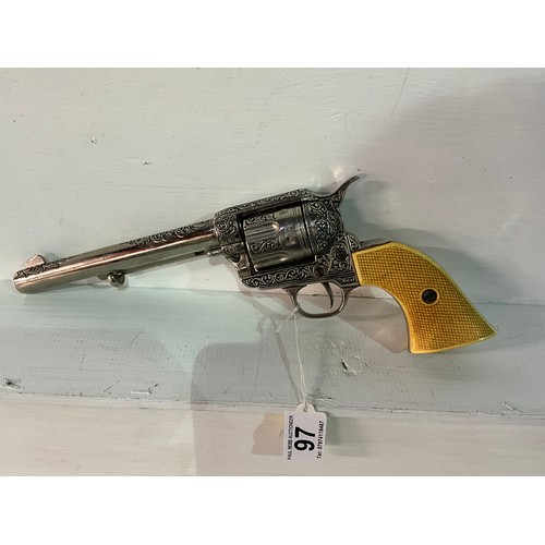 97 - REPRODUCTION REVOLVER