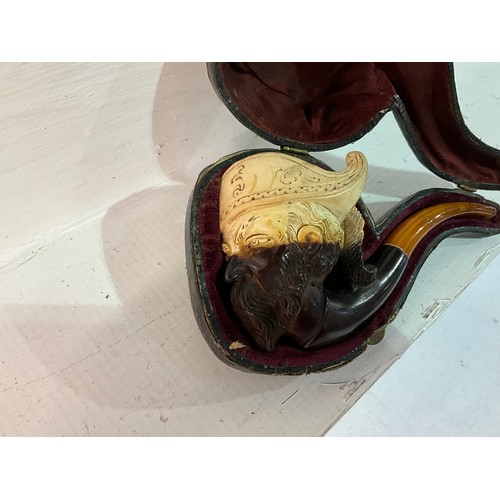 99 - VICTORIAN MEASHAM PIPE IN ORIGINAL CASE  A/F