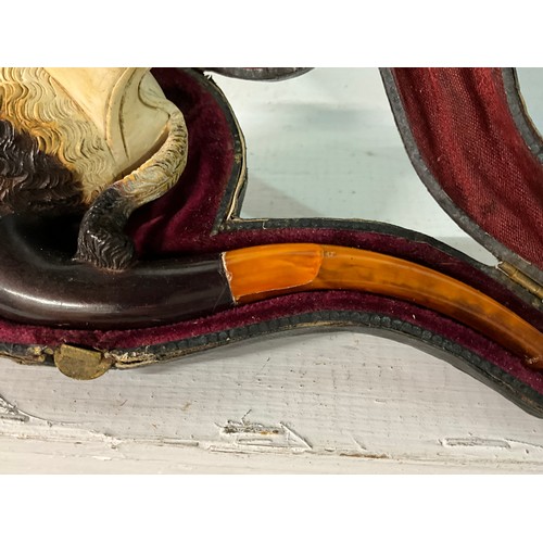 99 - VICTORIAN MEASHAM PIPE IN ORIGINAL CASE  A/F