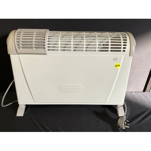 39 - ELECTRIC DELONGHI CONVECTOR HEATER