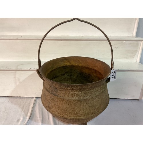 217 - VINTAGE CAST IRON CAULDRON H9” D10”