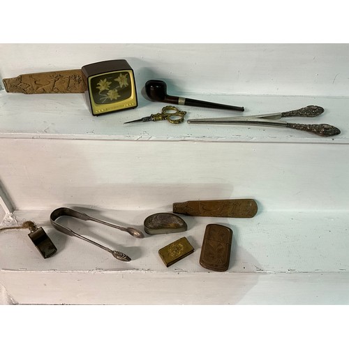 126 - QTY OF COLLECTABLES TO INCLUDE CARVED CASE,GLOVE STRETCHERS ,SUGAR TONGS ETC