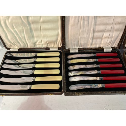 159 - BOX OF CASED CUTLERY TO INCLUDE CASED SALTS,BERRY SPOONS,BUTTER KNIVES ETC