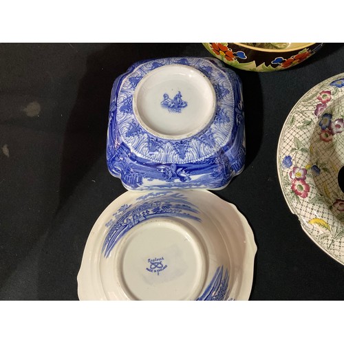 162 - BOX OF VICTORIAN AND LATER CHINA TO INCLUDE SET OF THREE BLUE AND WHITE CAULDON BOWLS, LUSTRED BOWL ... 