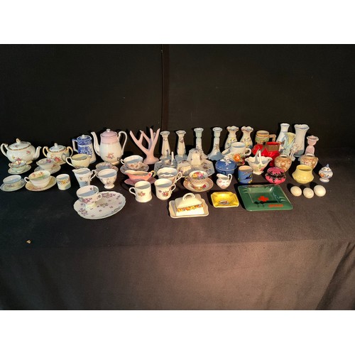 164 - 2 BOXES OF CHINA TO INCLUDE TEAPOTS CUPS AND SAUCERS DRESSING TABLE SET ETC