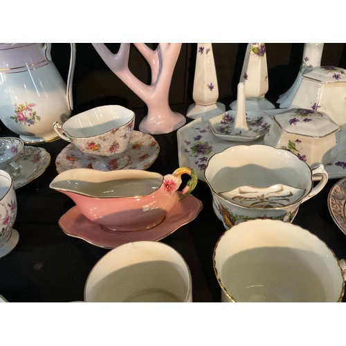 164 - 2 BOXES OF CHINA TO INCLUDE TEAPOTS CUPS AND SAUCERS DRESSING TABLE SET ETC