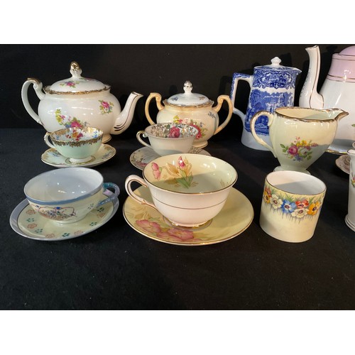 164 - 2 BOXES OF CHINA TO INCLUDE TEAPOTS CUPS AND SAUCERS DRESSING TABLE SET ETC