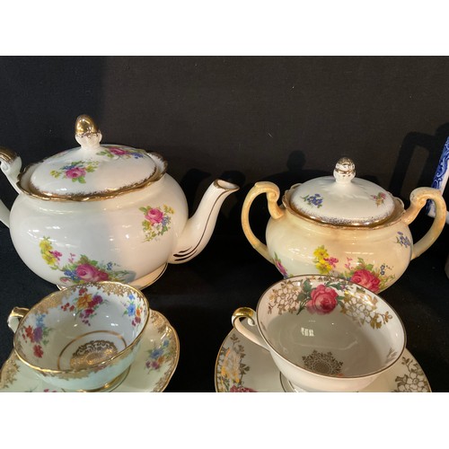 164 - 2 BOXES OF CHINA TO INCLUDE TEAPOTS CUPS AND SAUCERS DRESSING TABLE SET ETC